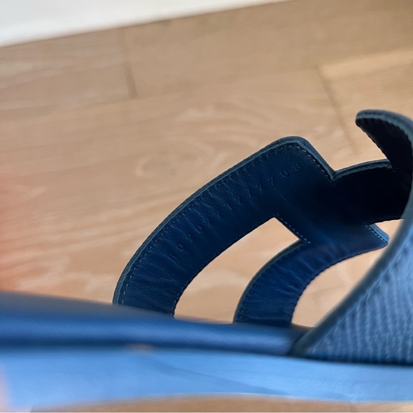 HERMÈS Oran Sandals Bleu Bleuet size EU 38.5/US 8.5 - Picture 5 of 7